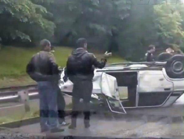 В Железноводске перевернулся автомобиль ВАЗ 2105